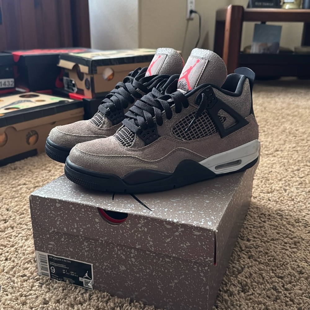 Jordan 4 Taupe Haze